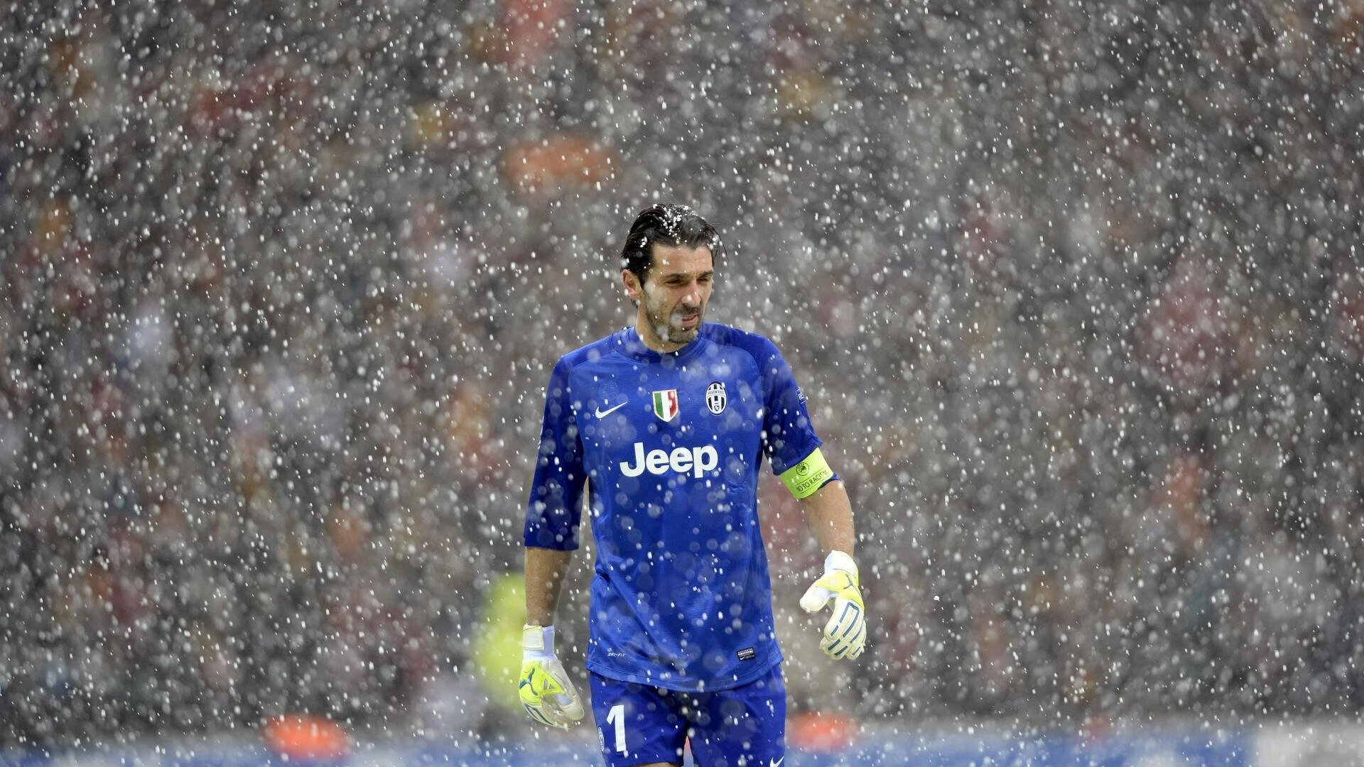 弗拉门戈篮板球争夺激烈，弗拉门戈球衫堂